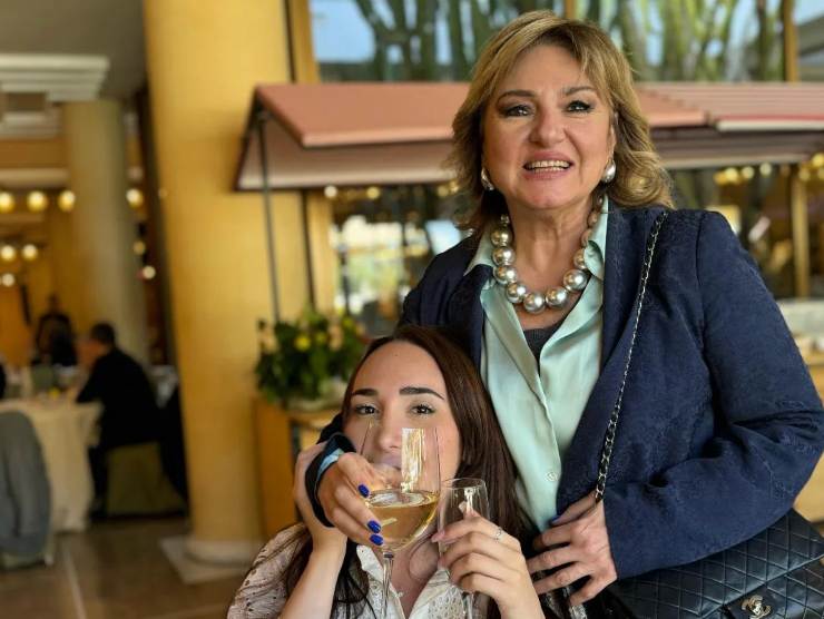 Monica Setta e la figlia in una foto di moltissimi anni fa